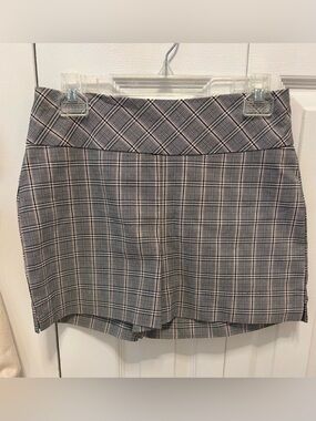 Jules & Leopold Gray Plaid Bermuda Shorts with Subtle Pink Stripe